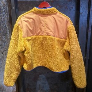 Nike semi cropped pull over